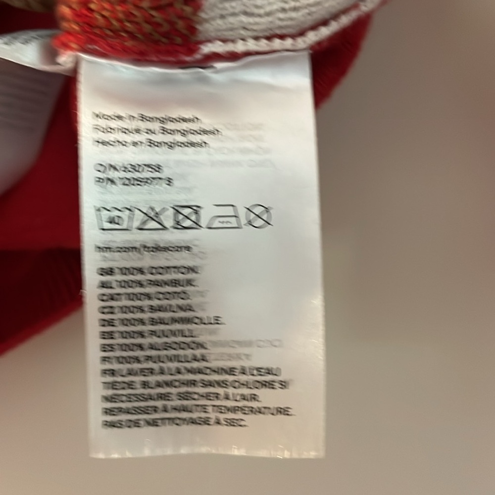 3‎ for $25! H&M Red Holiday Kids Sweater, size 2T - Picture 3 of 4